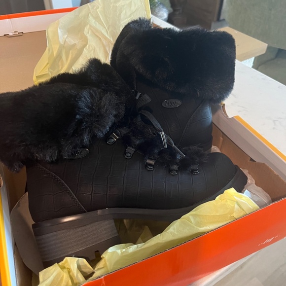 2 pair brand new In Box Lugz boots size 8 selling both together - Picture 3 of 4